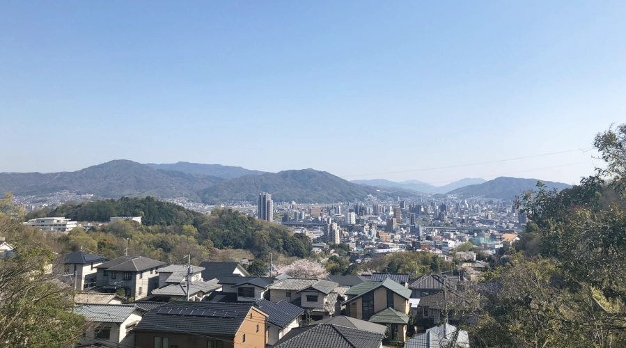 広島市安佐南区のベッドタウンと住宅街の風景